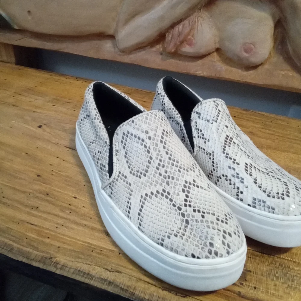 a.new.day Bibi Size 10 Snake Print Faux Leather Slip-On Sneakers - Picture 2 of 16